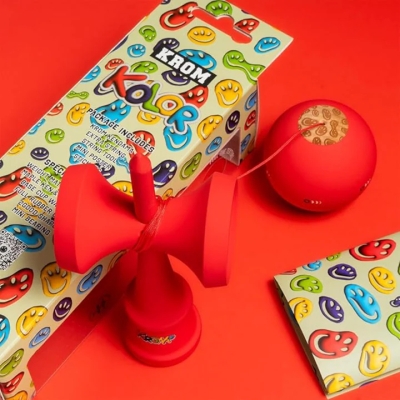 KROM Kendama KOLOR, lemn de fag, originala, Rosu