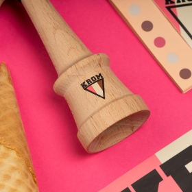 Kendama Krom STROGO Neapolitan Strawberry