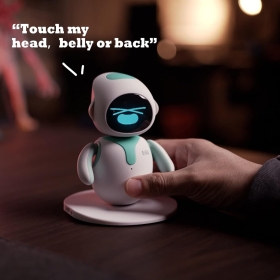 Robotel cu inteligenta emotionala EILIK